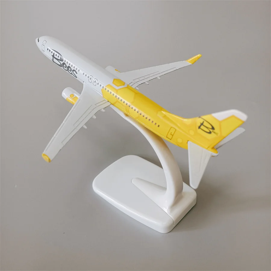 NEW 16cm Alloy Metal Ukraine Air BEES Airlines Boeing 737 B737 Airplane Model Diecast Air Plane Model Aircraft Kids Gifts Toys
NEW 16cm Alloy Metal Ukraine Air BEES Airlines Boeing 737 B737 Airplane Model Diecast Air Plane Model Aircraft Kids Gifts Toys