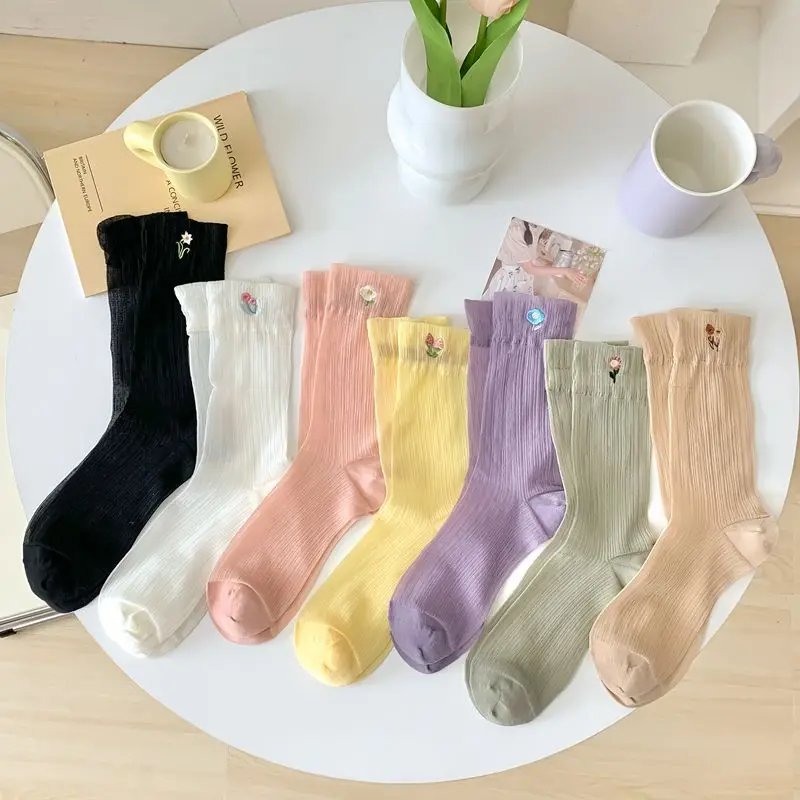 Spring and Summer New Ultrathin Breathable Mesh Cotton Socks Fashion Simple Solid Color Embroidered Mid Tube Socks for Women
Spring and Summer New Ultrathin Breathable Mesh Cotton Socks Fashion Simple Solid Color Embroidered Mid Tube Socks for Women