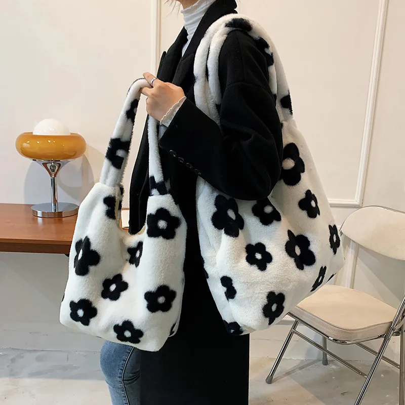 Autumn Winter New Plush Shoulder Bag Simple Flower Fashion Handbag Casual Versatile Tote Bag Bags For Woman Free Shipping
Autumn Winter New Plush Shoulder Bag Simple Flower Fashion Handbag Casual Versatile Tote Bag Bags For Woman Free Shipping