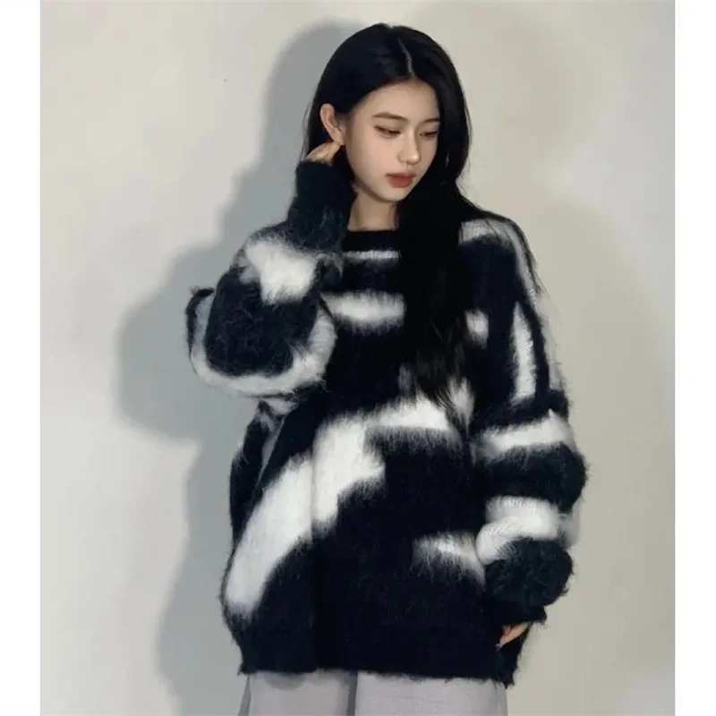 Lazy Wind Sweater Korean Quality Women's 2023 Winter Spice Girl Dress Hair Korean Version Loose Round Neck Outside Sweater Woman
Lazy Wind Sweater Korean Quality Women's 2023 Winter Spice Girl Dress Hair Korean Version Loose Round Neck Outside Sweater Woman
