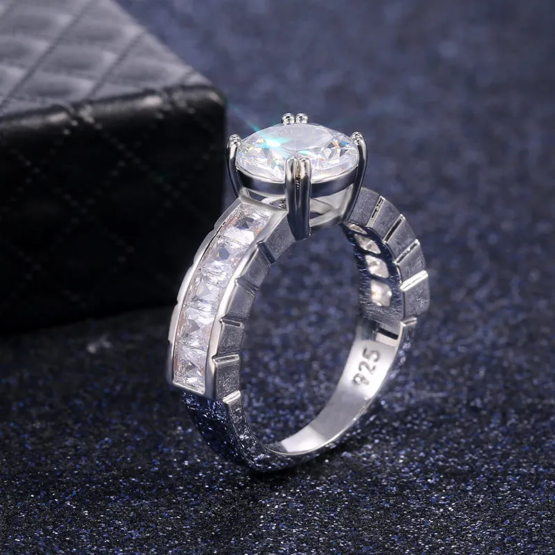 New Classic Delicate Silver Plated Engagement Rings For Women Dazzling CZ Stone Inlay Fashion Jewelry Wedding Party Gift Ring
New Classic Delicate Silver Plated Engagement Rings For Women Dazzling CZ Stone Inlay Fashion Jewelry Wedding Party Gift Ring