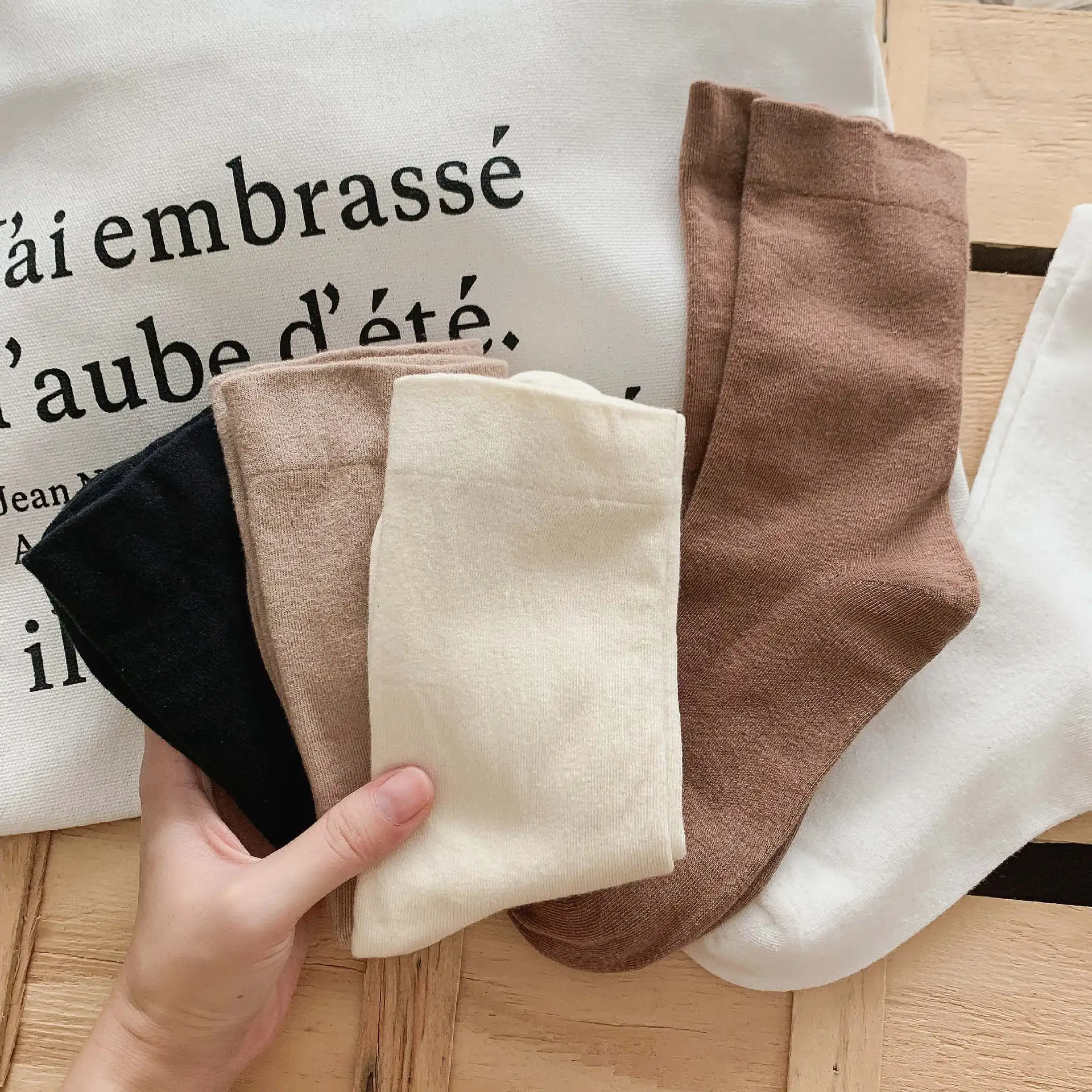 Осенне-зимние кофейные хлопковые носки для женщин, студенческие вязаные однотонные длинные носки, корейские японские ретро-носки для девоч...
Осенне-зимние кофейные хлопковые носки для женщин, студенческие вязаные однотонные длинные носки, корейские японские ретро-носки для девоч...