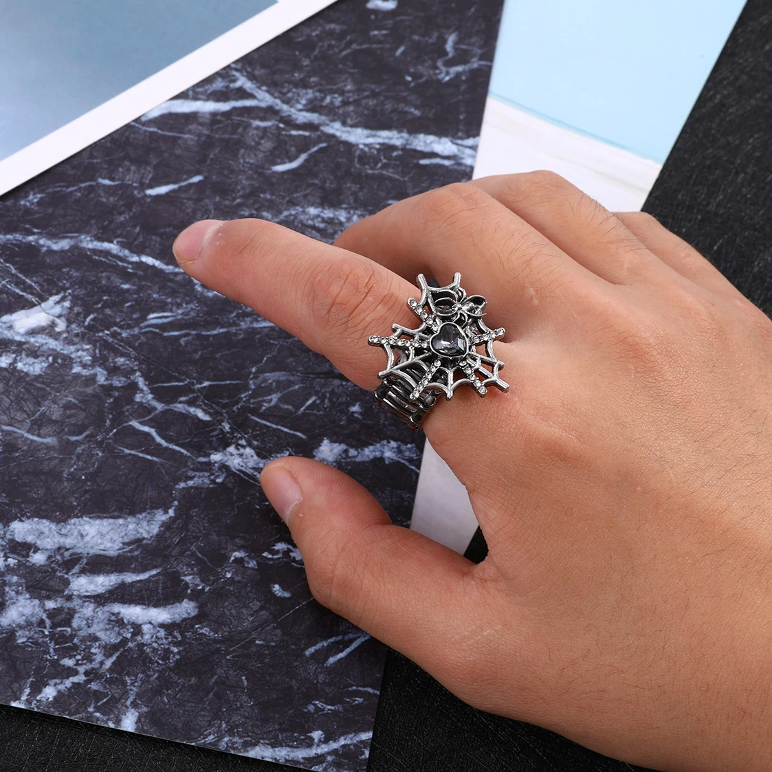 Ring for Men Black Spider Web Cool Fashion Hiphop Trend Jewelry Vintage Irregular Party Gift Punk Wedding Ring
Ring for Men Black Spider Web Cool Fashion Hiphop Trend Jewelry Vintage Irregular Party Gift Punk Wedding Ring