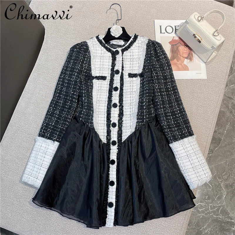 2022 Winter New Female French Style Retro Fashionable Short Dress Women's Silver Silk Mesh Stitching Contrast Color O-neck Dress
2022 Winter New Female French Style Retro Fashionable Short Dress Women's Silver Silk Mesh Stitching Contrast Color O-neck Dress