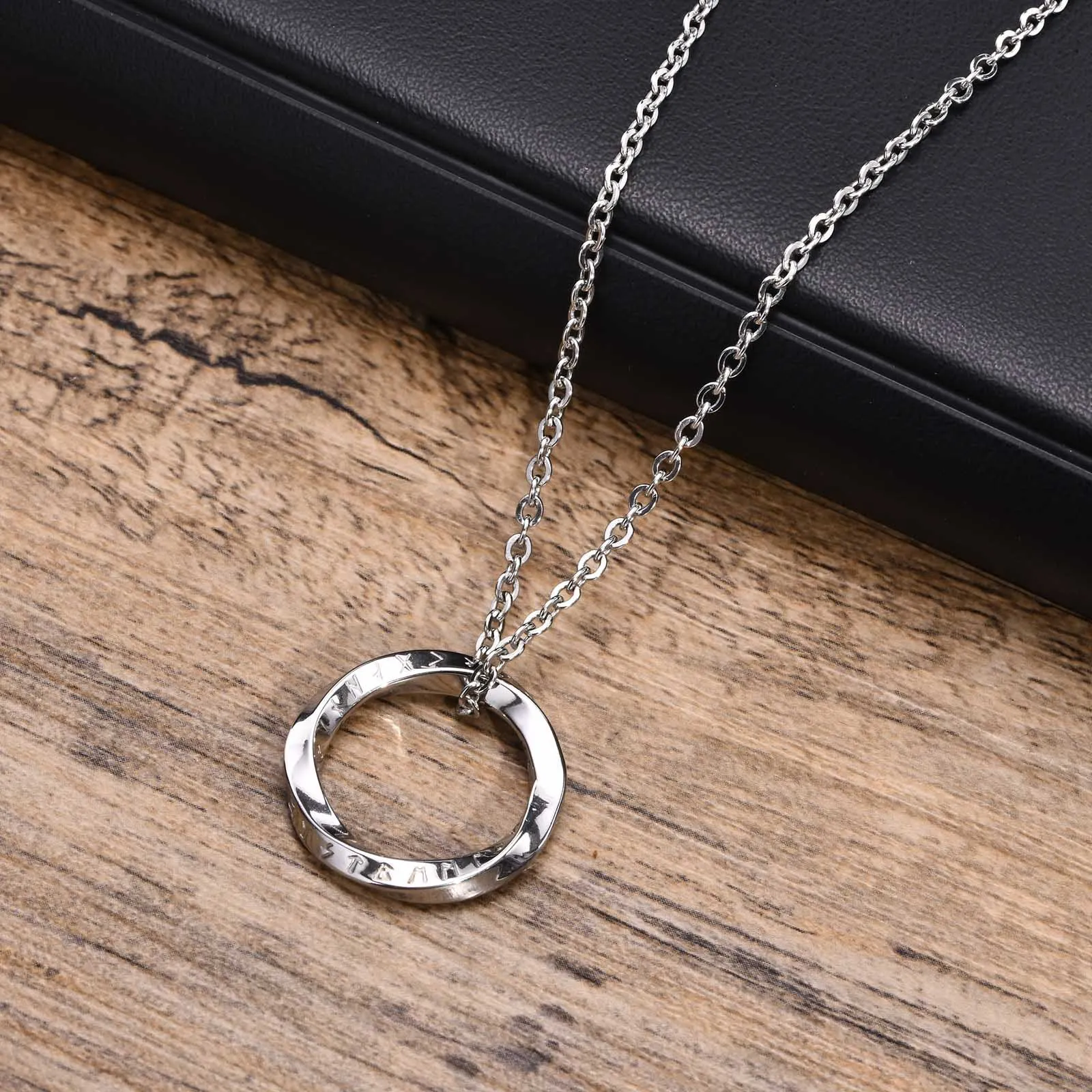 2023 New Fashion Norse Viking Pendant Necklaces Men Women Twisted Stainless Steel Mobius Charm Geometric Jewelry Gift
2023 New Fashion Norse Viking Pendant Necklaces Men Women Twisted Stainless Steel Mobius Charm Geometric Jewelry Gift