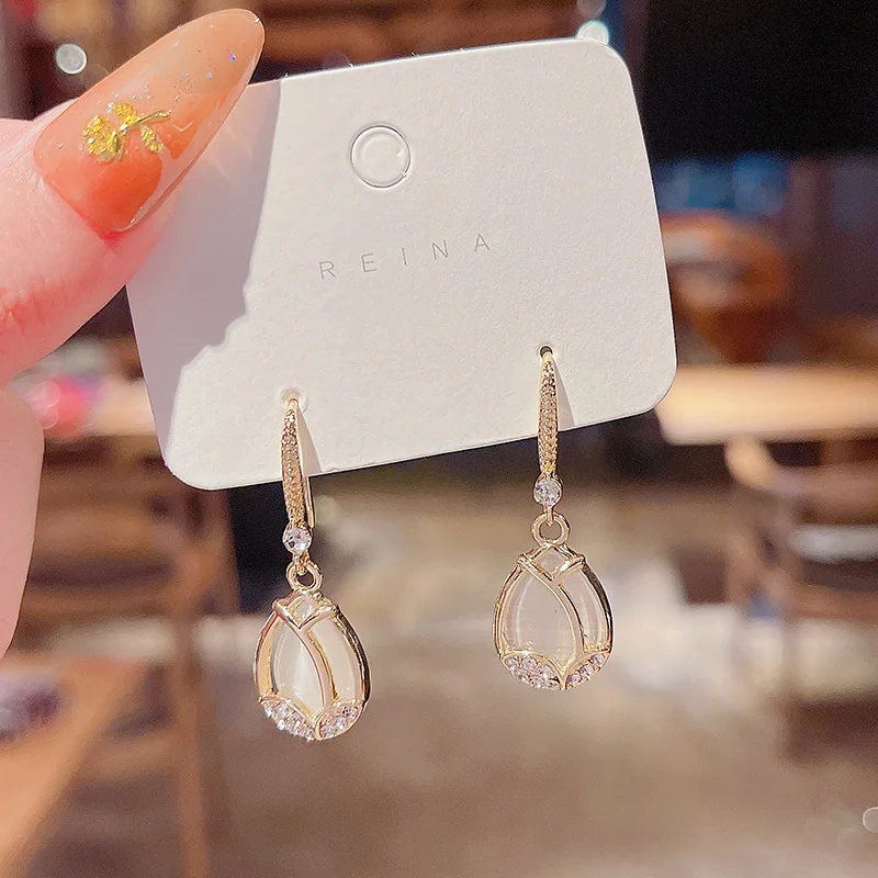 2021 New S925 Silvers Geometry Flower Dangle Earrings Female Tulip Earrings Diamonds Metal Exquisite Jewellery for Women
2021 New S925 Silvers Geometry Flower Dangle Earrings Female Tulip Earrings Diamonds Metal Exquisite Jewellery for Women