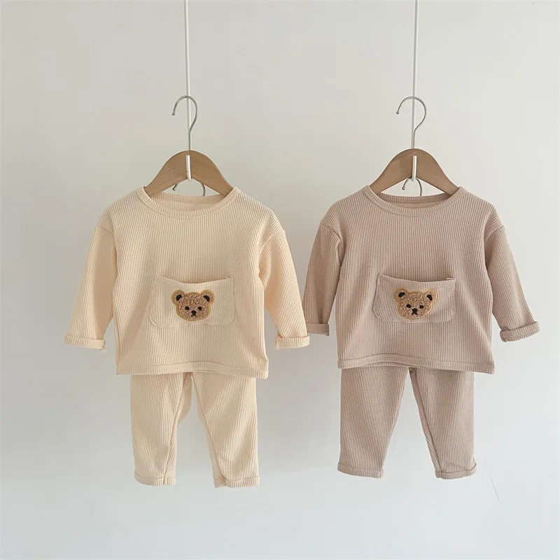 2023 Autumn New Baby Long Sleeve Clothes Set Children Cute Bear Print Tops + Pants 2pcs Suit Infant Casual Sweatshirt Outfits
2023 Autumn New Baby Long Sleeve Clothes Set Children Cute Bear Print Tops + Pants 2pcs Suit Infant Casual Sweatshirt Outfits