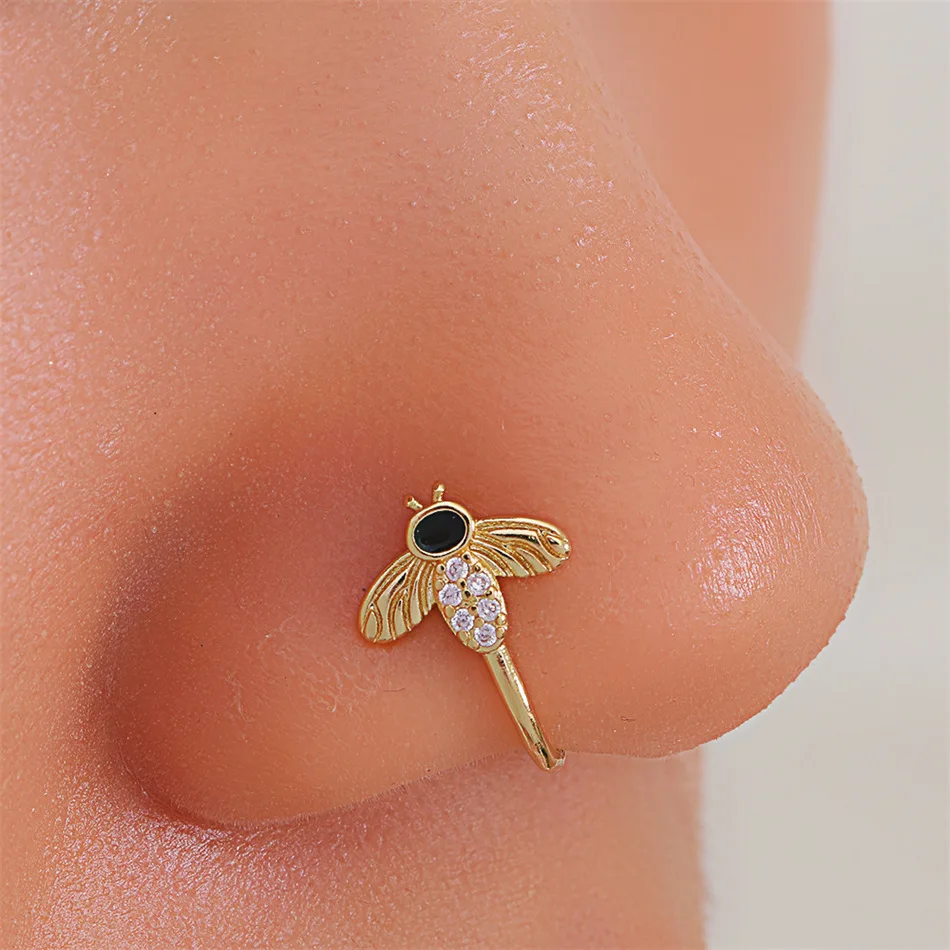 Little Bee Nose Cuff Fake Piercing Nose Ring Cute Women Girls Accessory Crystal Ear Helix Clip Earring Non Pierced Body Jewelry
Little Bee Nose Cuff Fake Piercing Nose Ring Cute Women Girls Accessory Crystal Ear Helix Clip Earring Non Pierced Body Jewelry