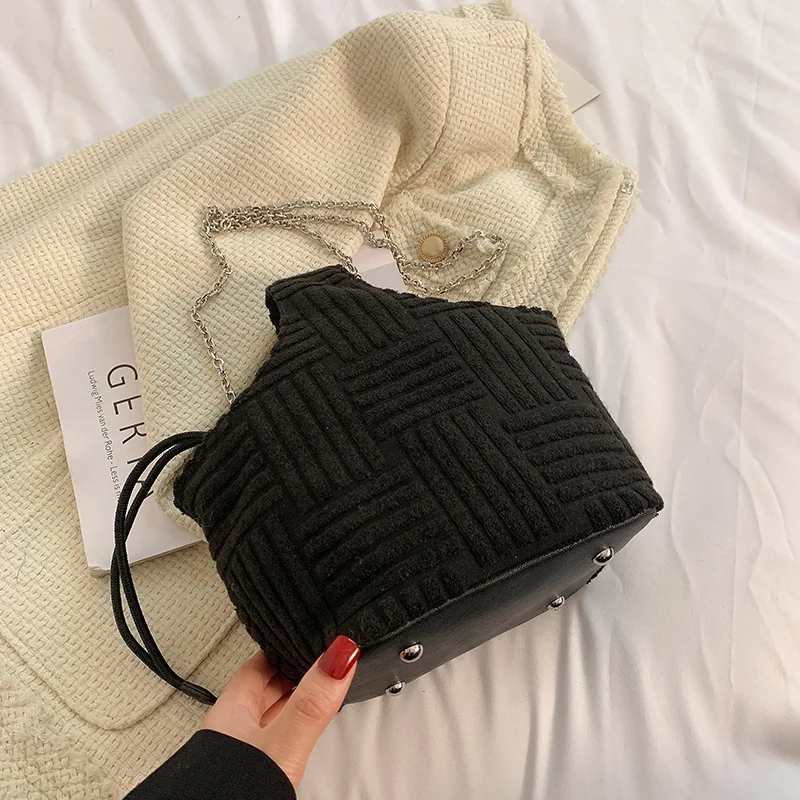 Designer Handbags Women's Bags 2021 Winter New Retro Suede Towel Material Bucket Bag Niche Chain Shoulder Messenger Bag
Designer Handbags Women's Bags 2021 Winter New Retro Suede Towel Material Bucket Bag Niche Chain Shoulder Messenger Bag