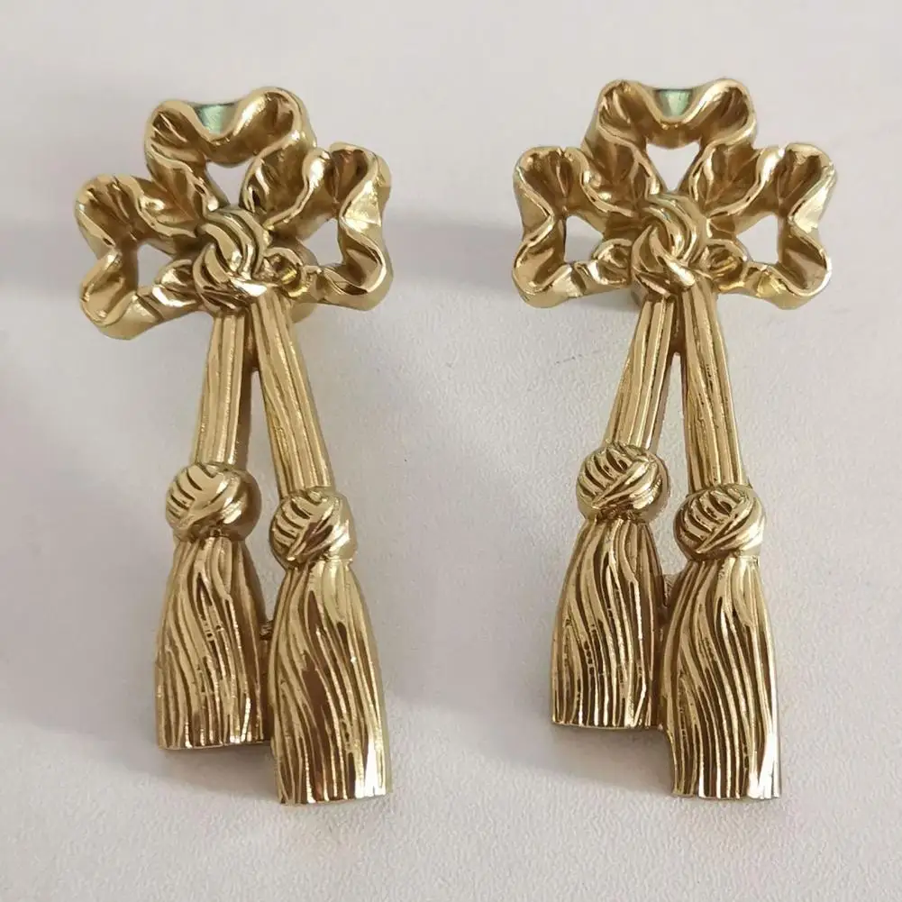 Not Easy to Fade Compact Universal Practical Furniture Handle for Wardrobe
Not Easy to Fade Compact Universal Practical Furniture Handle for Wardrobe