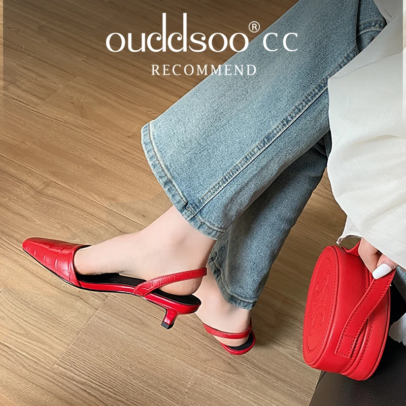 Босоножки женские из натуральной кожи с острым носком и ремешком сзади 
Босоножки женские из натуральной кожи с острым носком и ремешком сзади