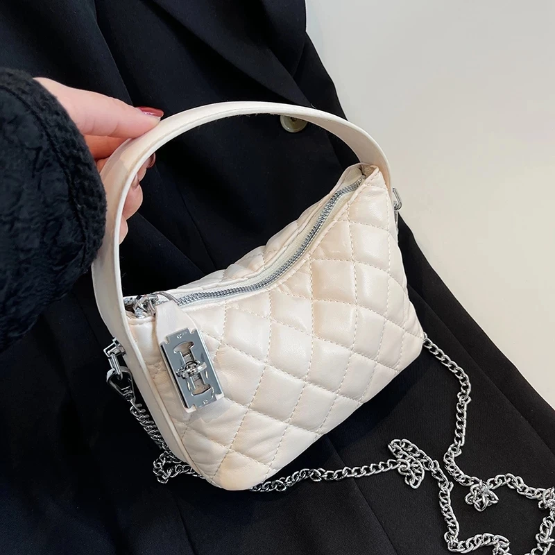 Small Shoulder Crossbody Messenger Bag 2022 PU Leather Summer Trendy Branded Women's Designer Handbag Quilted Bags Cute Totes Pu
Small Shoulder Crossbody Messenger Bag 2022 PU Leather Summer Trendy Branded Women's Designer Handbag Quilted Bags Cute Totes Pu