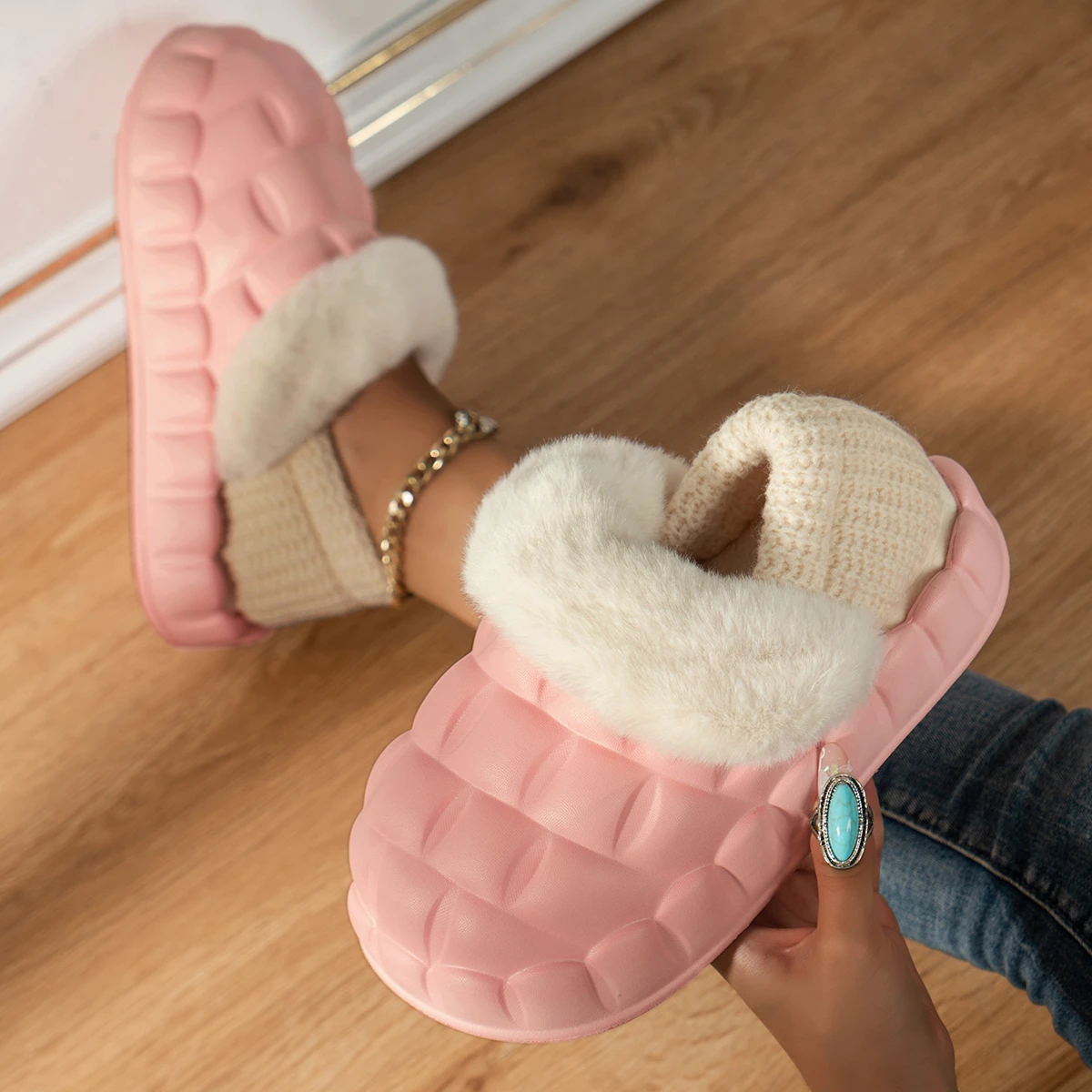 Winter New Women Fur Slippers Home Bedroom Living Solid Color Room Fashion Simplicity Faux Fur Warm Flat Slippers
Winter New Women Fur Slippers Home Bedroom Living Solid Color Room Fashion Simplicity Faux Fur Warm Flat Slippers