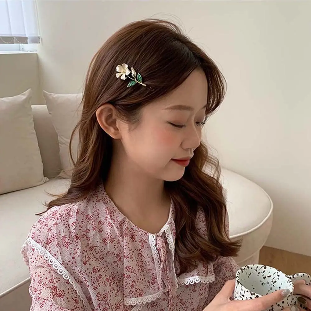 Temperament Literary Flower Shaped Hair Clip Small Fresh Floral Pattern Duckbill Clips Exquisite Girly Heart Hair Accessories
Temperament Literary Flower Shaped Hair Clip Small Fresh Floral Pattern Duckbill Clips Exquisite Girly Heart Hair Accessories
