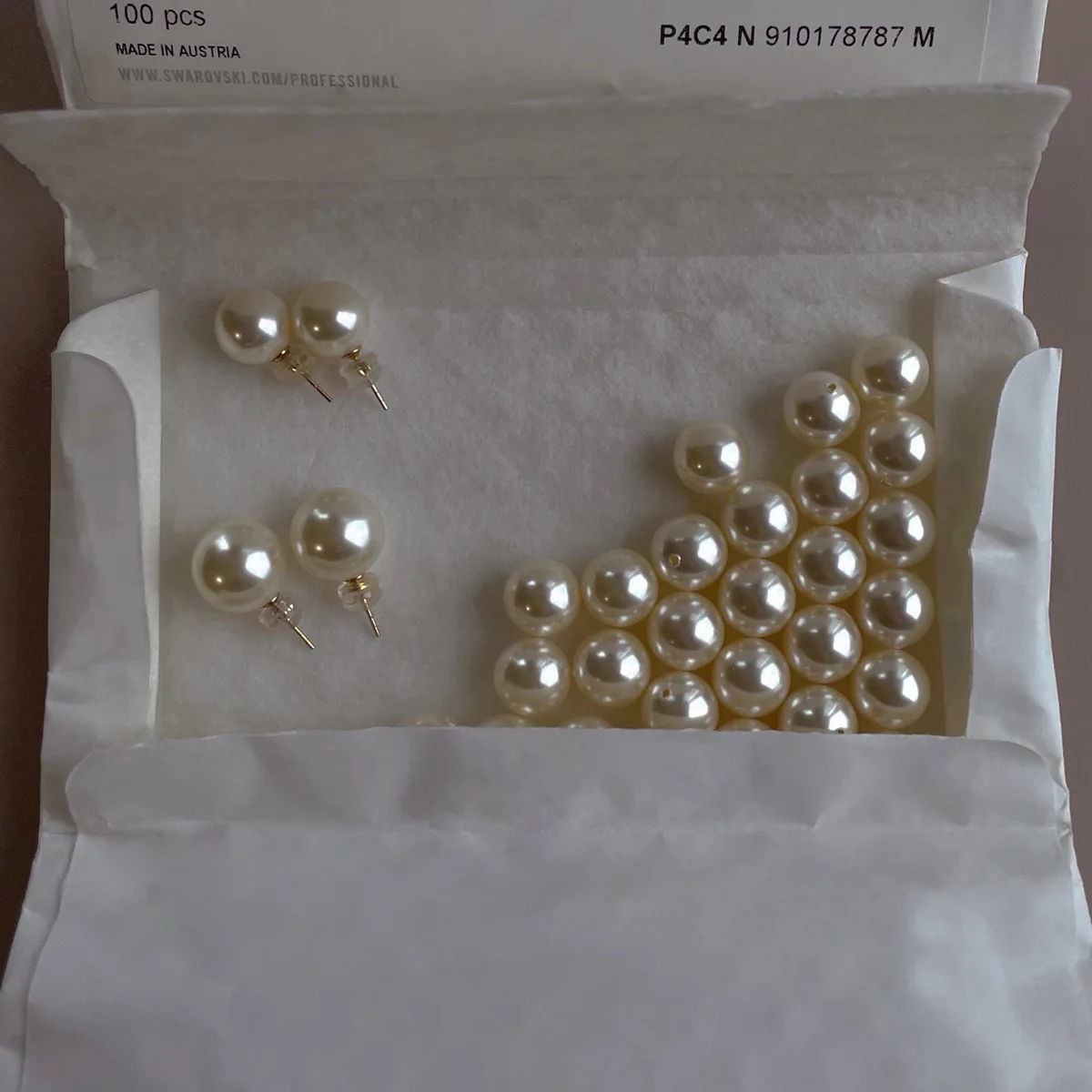 925 Silver Needle White Pearl Earrings For Women Jewelry On Ear Ball Stud Earrings Glare Retro Hong Kong Style Bulb Earrings
925 Silver Needle White Pearl Earrings For Women Jewelry On Ear Ball Stud Earrings Glare Retro Hong Kong Style Bulb Earrings