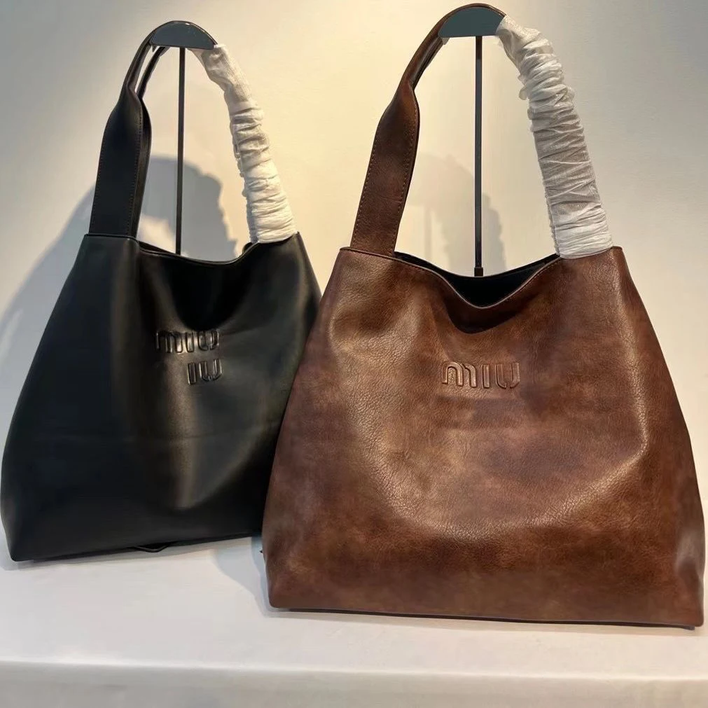 2023 New Luxury Fashion High Quality Original Ladies Bag Handbag Genuine Leather Casual Ladies Messenger Bag Shoulder Bag
2023 New Luxury Fashion High Quality Original Ladies Bag Handbag Genuine Leather Casual Ladies Messenger Bag Shoulder Bag