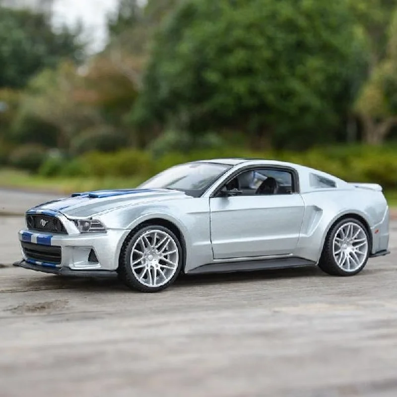 Модель спортивного автомобиля Maisto Diecast 1/24, модель автомобиля Ford Mustang GT из сплава, украшения, коллекция, подарки на день рождения для мальчика
Модель спортивного автомобиля Maisto Diecast 1/24, модель автомобиля Ford Mustang GT из сплава, украшения, коллекция, подарки на день рождения для мальчика