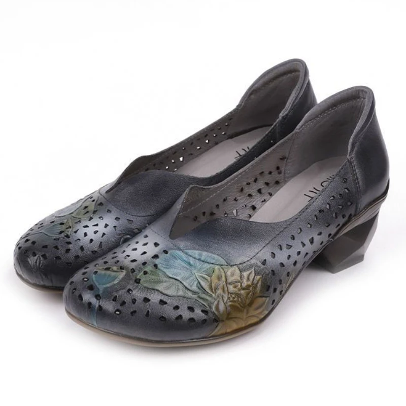 Сандалии женские из натуральной воловьей кожи, элегантные модные босоножки на массивном каблуке 6 см, дизайнерская Роскошная обувь без застежки на плоской подошве, лето
Сандалии женские из натуральной воловьей кожи, элегантные модные босоножки на массивном каблуке 6 см, дизайнерская Роскошная обувь без застежки на плоской подошве, лето