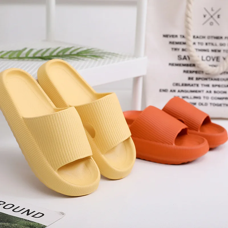 2022 Thick Platform Bathroom Home Slippers Cloud Slippers Women Soft Sole EVA Indoor Slides Sandals Summer Non-slip Flip Flops
2022 Thick Platform Bathroom Home Slippers Cloud Slippers Women Soft Sole EVA Indoor Slides Sandals Summer Non-slip Flip Flops