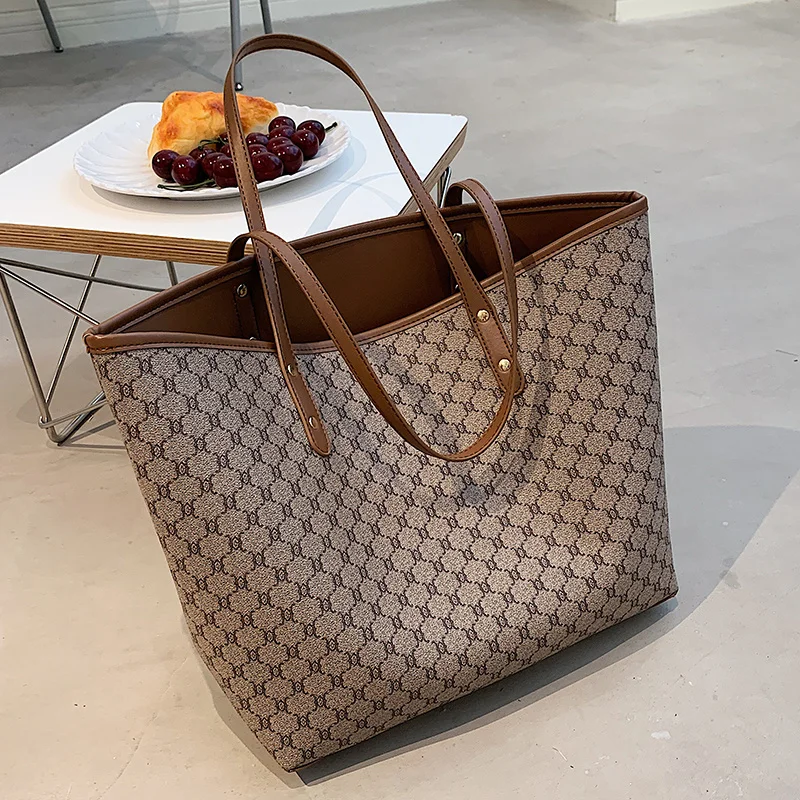 2 Pcs/set Luxury Designer High Capacity Tote Handbag for Women 2023 Trends Brand Designer Striped Shopper Shoulder Shopping Bag
2 Pcs/set Luxury Designer High Capacity Tote Handbag for Women 2023 Trends Brand Designer Striped Shopper Shoulder Shopping Bag