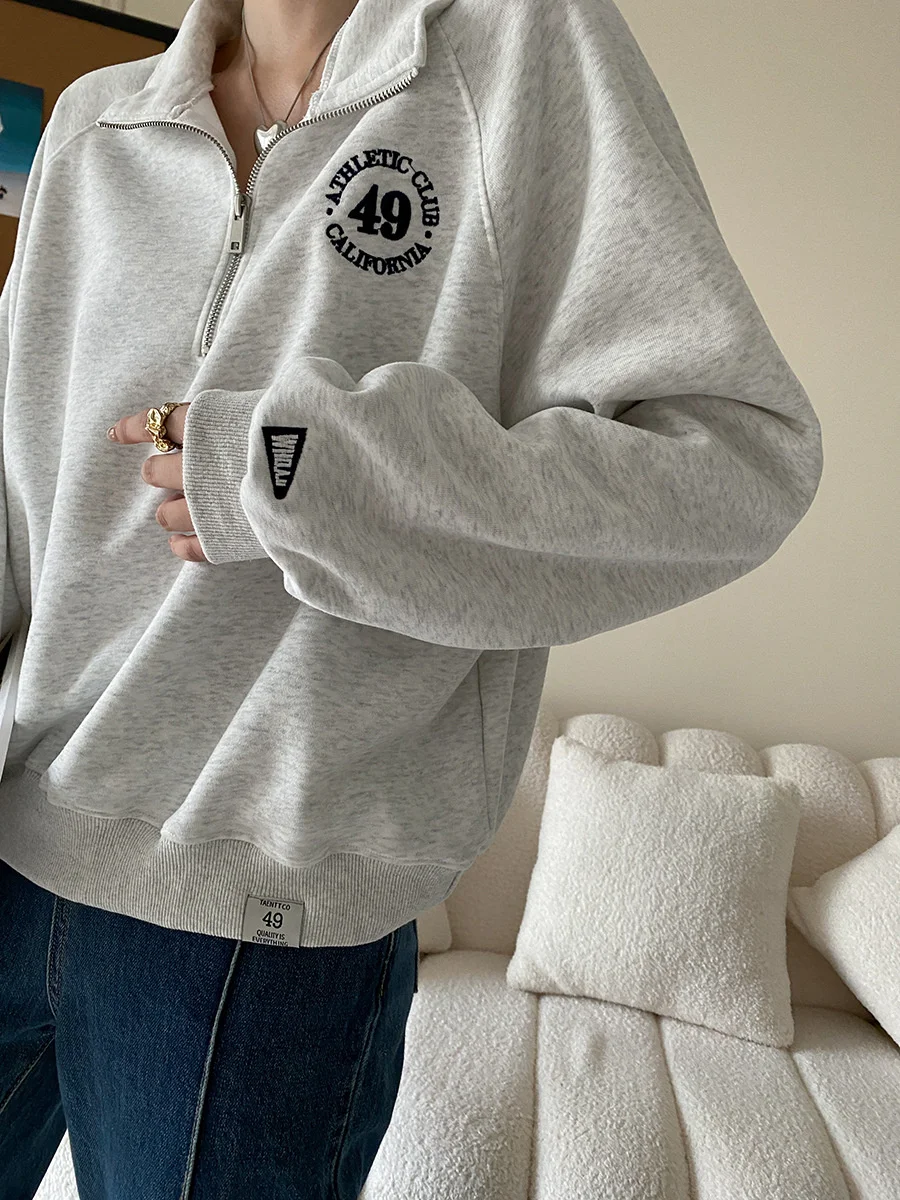Retro zipper polo lapel loose sweater design four seasons can wear sweater 2022 autumn new
Retro zipper polo lapel loose sweater design four seasons can wear sweater 2022 autumn new