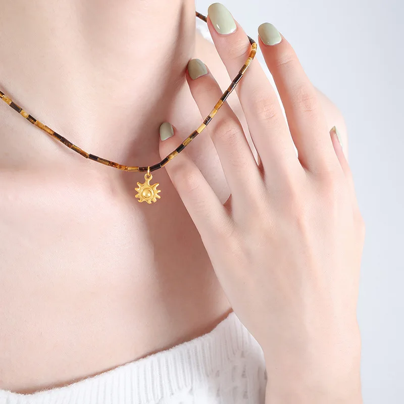 Nature Stone Beaded Sun Pendant Necklace 18K Gold Plated Tiger Eye Stone Chain Necklaces for Women Necklace Waterproof Jewelry
Nature Stone Beaded Sun Pendant Necklace 18K Gold Plated Tiger Eye Stone Chain Necklaces for Women Necklace Waterproof Jewelry