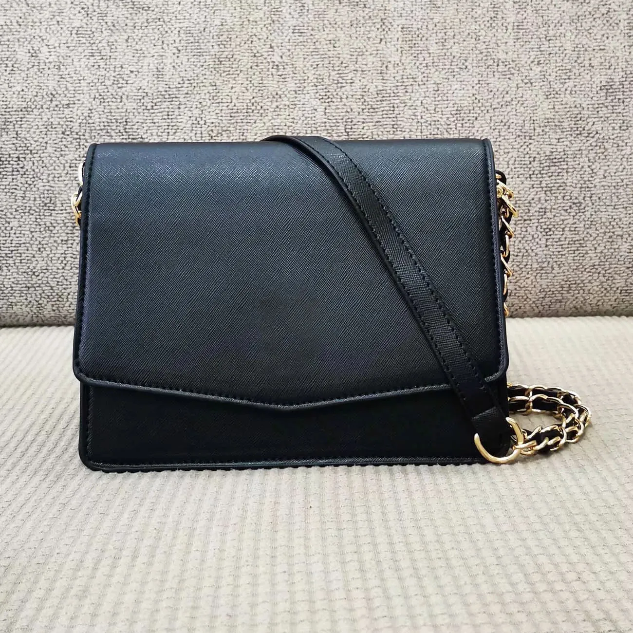 Luxury Brand Ladies Shoulder Bags 2022 High Quality Fashion Designer Messenger Bags Fashion Elegant Simple Shopping Bags
Luxury Brand Ladies Shoulder Bags 2022 High Quality Fashion Designer Messenger Bags Fashion Elegant Simple Shopping Bags