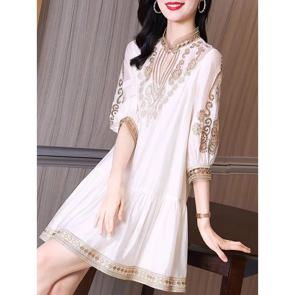 Embroidered Chiffon Dress Women Short Sleeve 2022 Summer New Fashion Vintage Skirt Floral Embroidery Loose Dress Casual Wear
Embroidered Chiffon Dress Women Short Sleeve 2022 Summer New Fashion Vintage Skirt Floral Embroidery Loose Dress Casual Wear