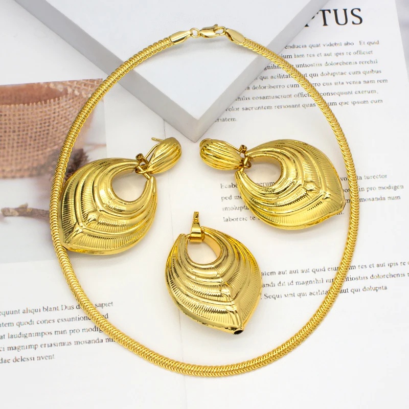 Drop Earrings Pendant Set Women Fashion Jewelry 24K Gold Plated Copper Necklace Sets For Bridal Wedding Party Anniversary
Drop Earrings Pendant Set Women Fashion Jewelry 24K Gold Plated Copper Necklace Sets For Bridal Wedding Party Anniversary