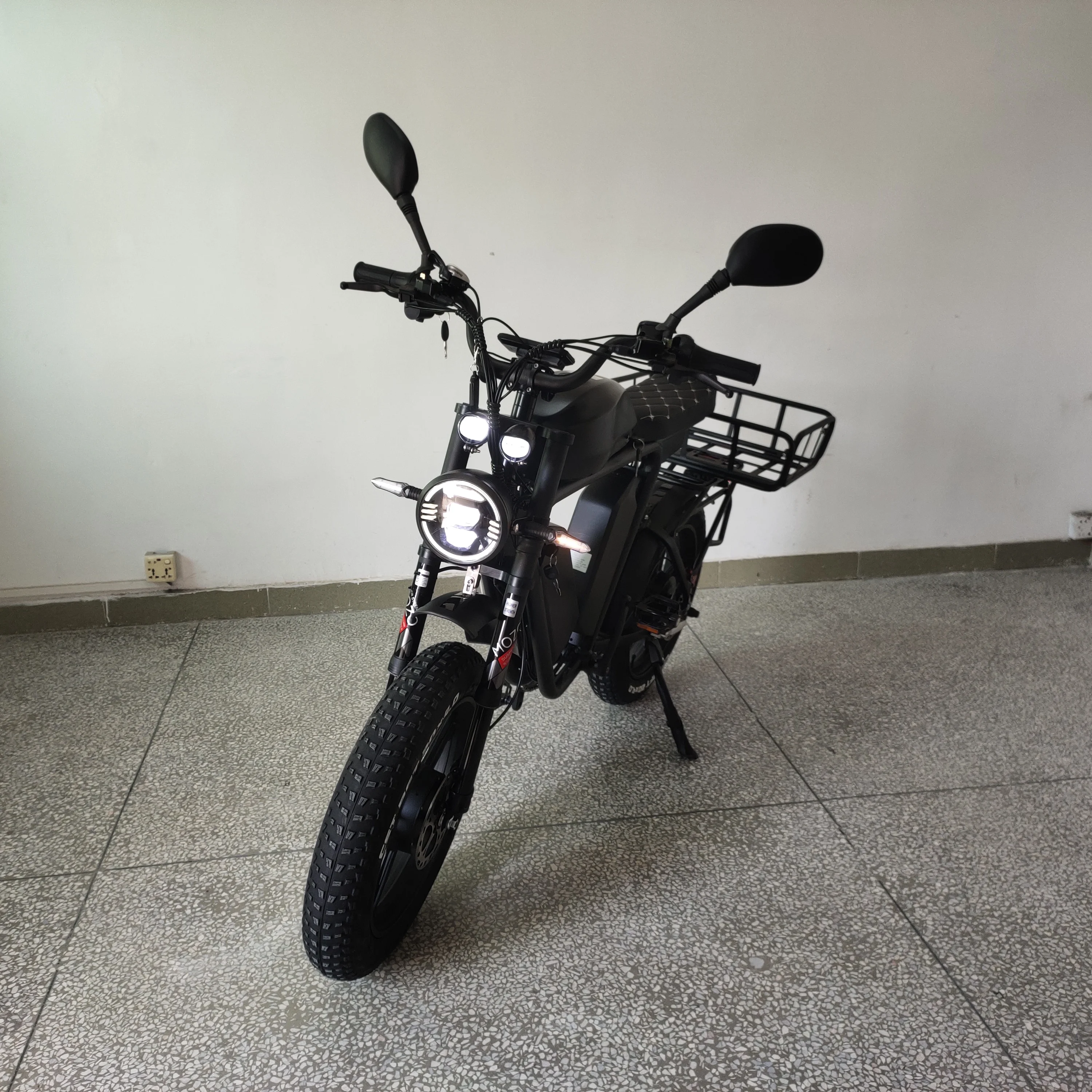 Dual Motors Food&Pizza Delivery 52V 2000w 70ah High Speed Ebike Electric E-Bike 20inch Bicycle Fat Tire Snow Bike Road Cargo
Dual Motors Food&Pizza Delivery 52V 2000w 70ah High Speed Ebike Electric E-Bike 20inch Bicycle Fat Tire Snow Bike Road Cargo