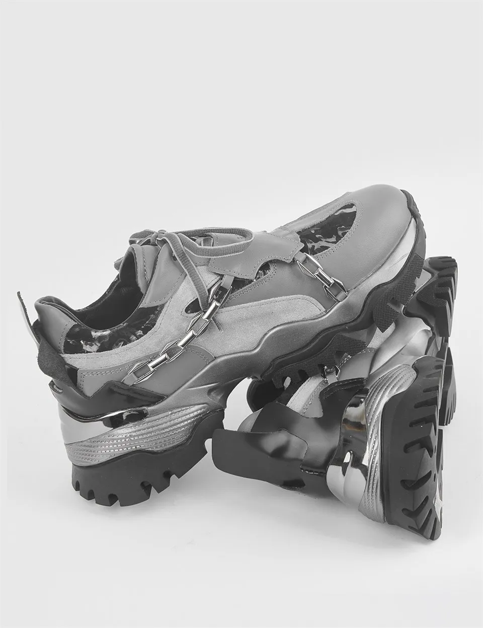 Женские кроссовки ILVi из натуральной кожи ручной работы серого цвета, женская обувь, осень/зима 2021
Женские кроссовки ILVi из натуральной кожи ручной работы серого цвета, женская обувь, осень/зима 2021