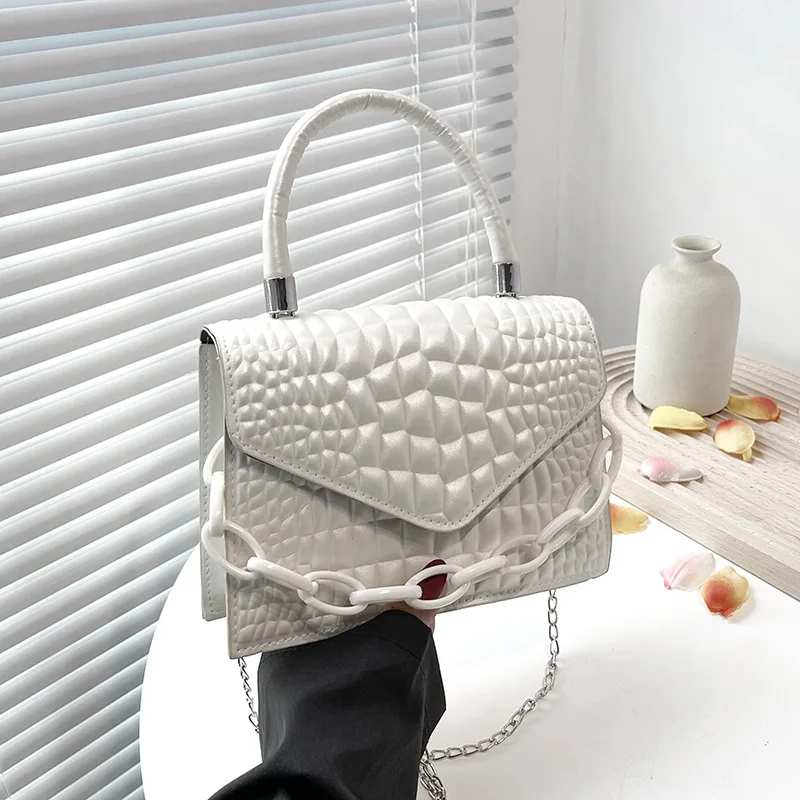 Fashion Retro Tote Handbag Simple Chain Shoulder Bag Messenger Bag Cell Phone Bag Travel Bag for Woman
Fashion Retro Tote Handbag Simple Chain Shoulder Bag Messenger Bag Cell Phone Bag Travel Bag for Woman