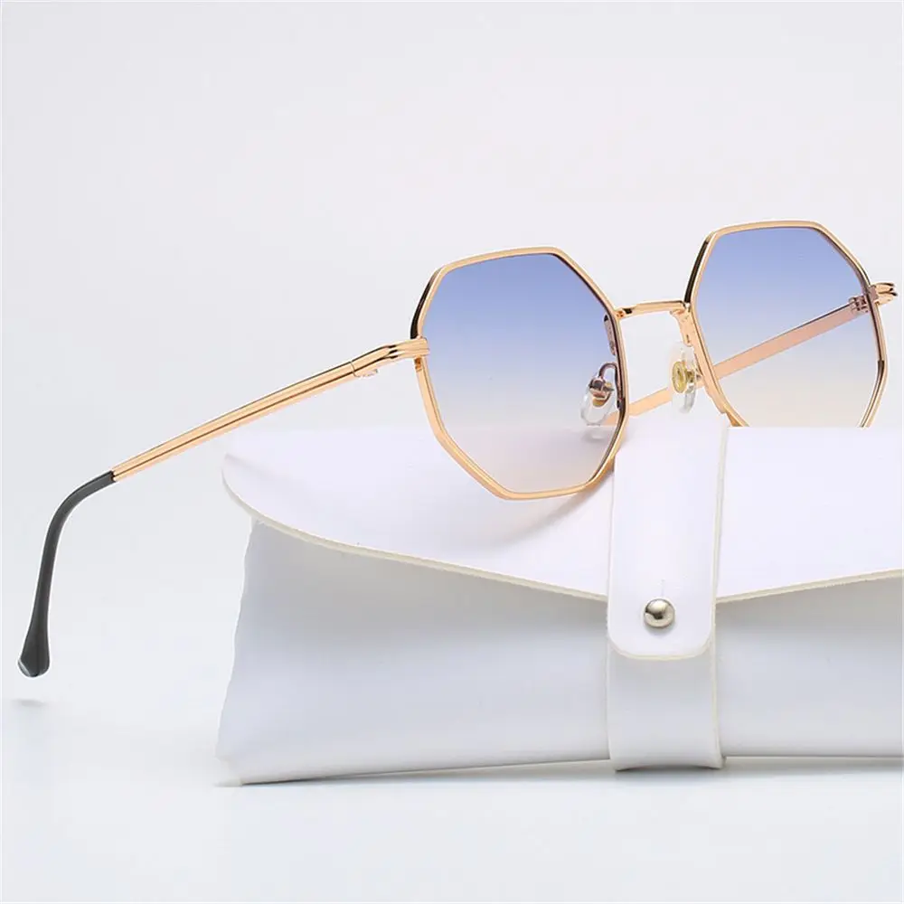 Retro Square Sunglasses for Men/Women Fashion Small Frame Polygon Sun Glasses Vintage Metal Sunglasses High Quality
Retro Square Sunglasses for Men/Women Fashion Small Frame Polygon Sun Glasses Vintage Metal Sunglasses High Quality