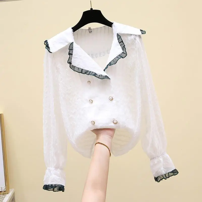 Long-sleeved Female Bottoming Shirts Women's Spring Summer Foreign v-neck Lace Stitching Chiffon Shirt Floral Mesh Top Blouse 
Long-sleeved Female Bottoming Shirts Women's Spring Summer Foreign v-neck Lace Stitching Chiffon Shirt Floral Mesh Top Blouse