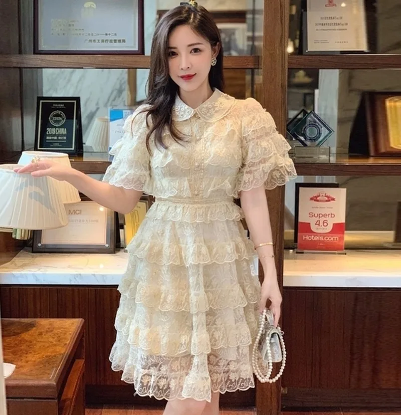 2022 Summer High End sweet Temperament Women Bead Embroidery Doll Collar Lace High Waist Cake Dress
2022 Summer High End sweet Temperament Women Bead Embroidery Doll Collar Lace High Waist Cake Dress