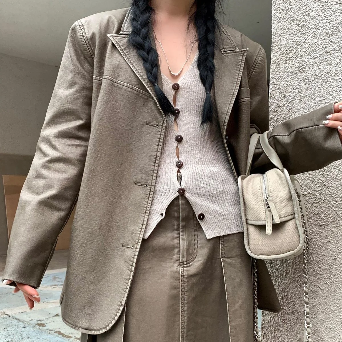 Women 2023 Fall Brown Faux Leather Mote Blazer Jacket Oversized Vintage Coat
Women 2023 Fall Brown Faux Leather Mote Blazer Jacket Oversized Vintage Coat
