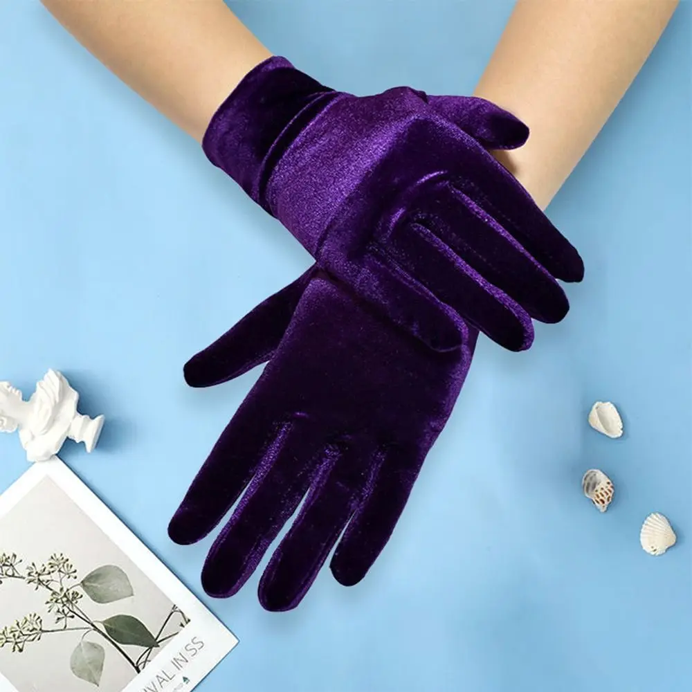 Female Full Finger Mittens Velvet Gloves Flapper Stretchy Wrist Length Banquet Gloves Tea Party Halloween Costume Warm Gloves
Female Full Finger Mittens Velvet Gloves Flapper Stretchy Wrist Length Banquet Gloves Tea Party Halloween Costume Warm Gloves
