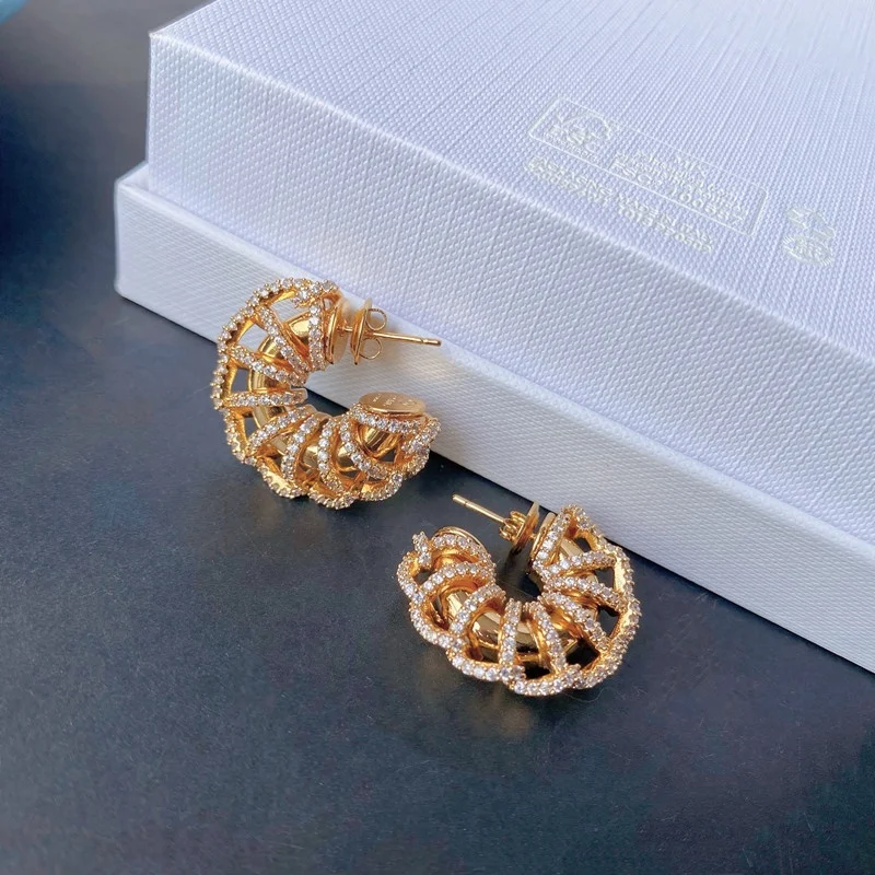 Timeless Wonder Fancy Zirconia Geo Hoop Earrings for Women Designer Jewelry Gothic Luxury Brand Slay Ins Runway Rare Mix 6686
Timeless Wonder Fancy Zirconia Geo Hoop Earrings for Women Designer Jewelry Gothic Luxury Brand Slay Ins Runway Rare Mix 6686