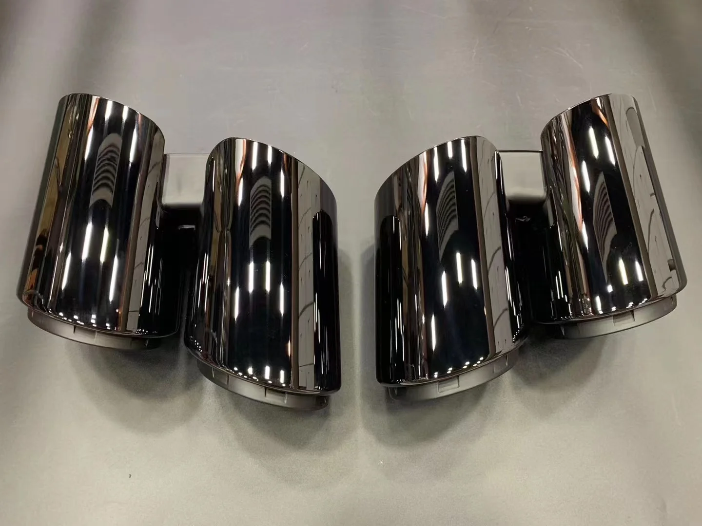 Modified Car Exhaust Tip Systems Nozzle Muffler Pipe Stainless Steel for Porsche Panamera 971 2017 2018 2019 2020 2021 20222023
Modified Car Exhaust Tip Systems Nozzle Muffler Pipe Stainless Steel for Porsche Panamera 971 2017 2018 2019 2020 2021 20222023