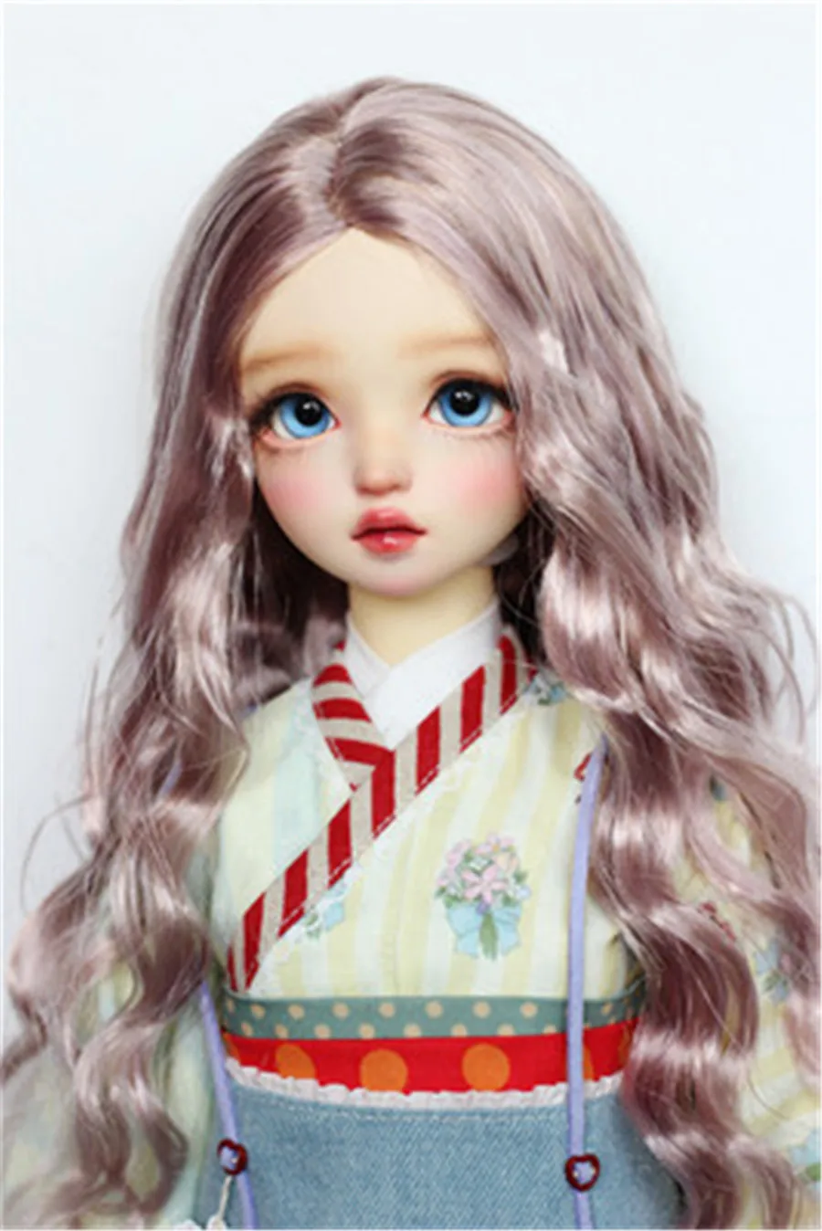 Парик для шарнирной куклы, подходит для 1/3, 1/4, 1/6, BJD DD SD MSD YOSD, парик из молочного шелка, длинные вьющиеся волосы, аксессуары для шарнирной куклы
Парик для шарнирной куклы, подходит для 1/3, 1/4, 1/6, BJD DD SD MSD YOSD, парик из молочного шелка, длинные вьющиеся волосы, аксессуары для шарнирной куклы