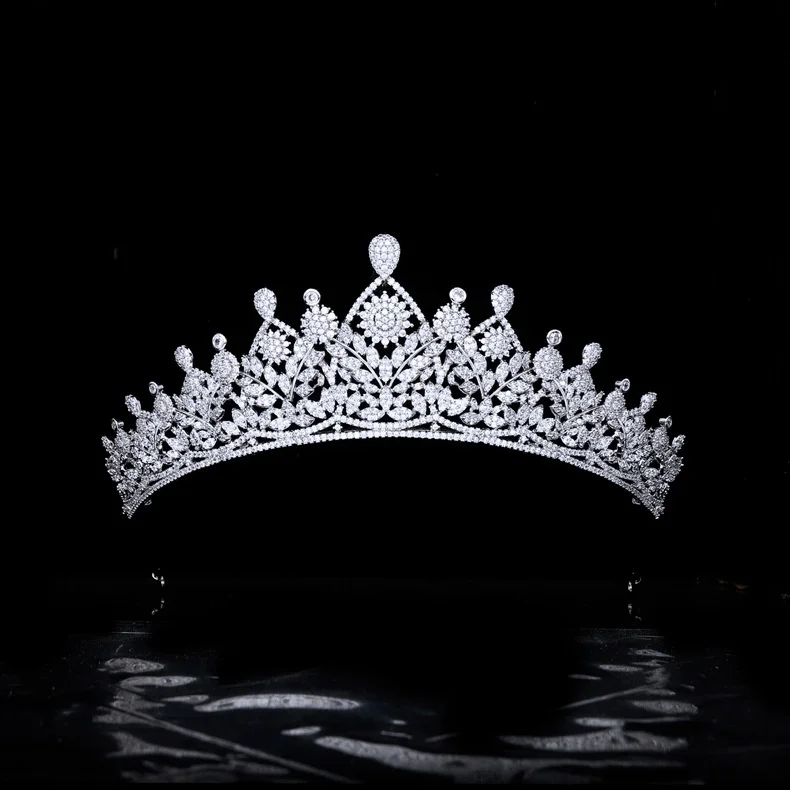 High-End Hair Accessories Bride Wedding Crown Micro Inlaid Zircon Crown Wedding Headdress Wedding Accessories Wedding Ornament
High-End Hair Accessories Bride Wedding Crown Micro Inlaid Zircon Crown Wedding Headdress Wedding Accessories Wedding Ornament