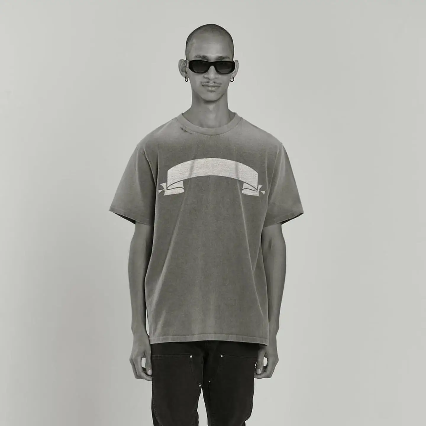 ASK ASKYURSELF Destroyed and Worn T Shirt Scroll Print Short-sleeved Bright Gray T Shirt
ASK ASKYURSELF Destroyed and Worn T Shirt Scroll Print Short-sleeved Bright Gray T Shirt