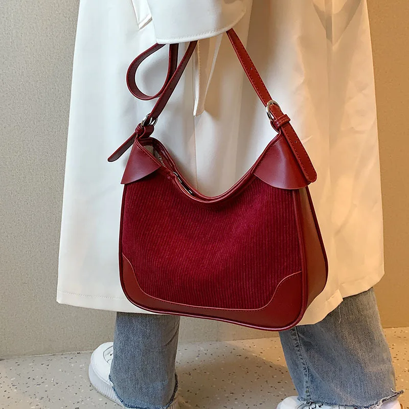 Women's PU Flannelette Patchwork Shoulder Bag Leisure Simple Portable Handbags Vintage Fashion Commute Storage Satchel Versatile
Women's PU Flannelette Patchwork Shoulder Bag Leisure Simple Portable Handbags Vintage Fashion Commute Storage Satchel Versatile