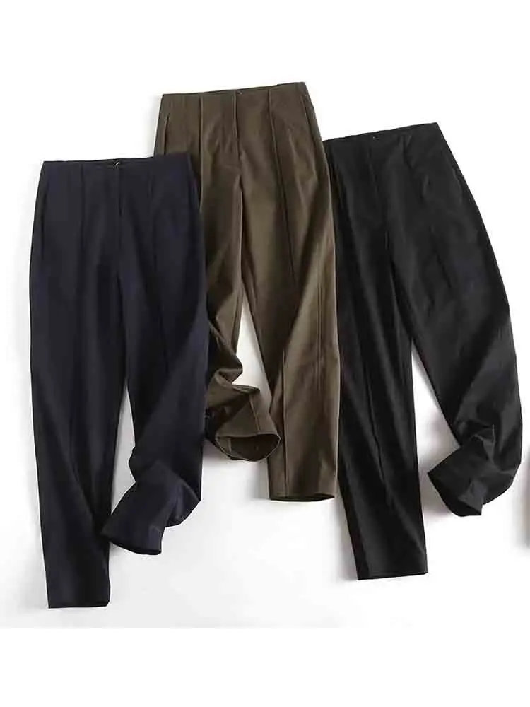 Брюки женские зимние облегающие с завышенной талией и высокой посадкой
Брюки женские зимние облегающие с завышенной талией и высокой посадкой