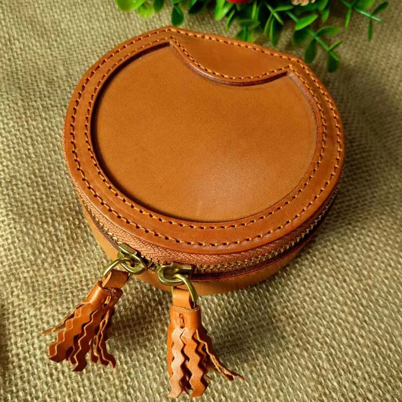 2022 Genuine Leather Women Jewelry Box Vintage Earrings Rings Necklaces Case Rounded Jewelry Organizer High Quality Travel Box
2022 Genuine Leather Women Jewelry Box Vintage Earrings Rings Necklaces Case Rounded Jewelry Organizer High Quality Travel Box