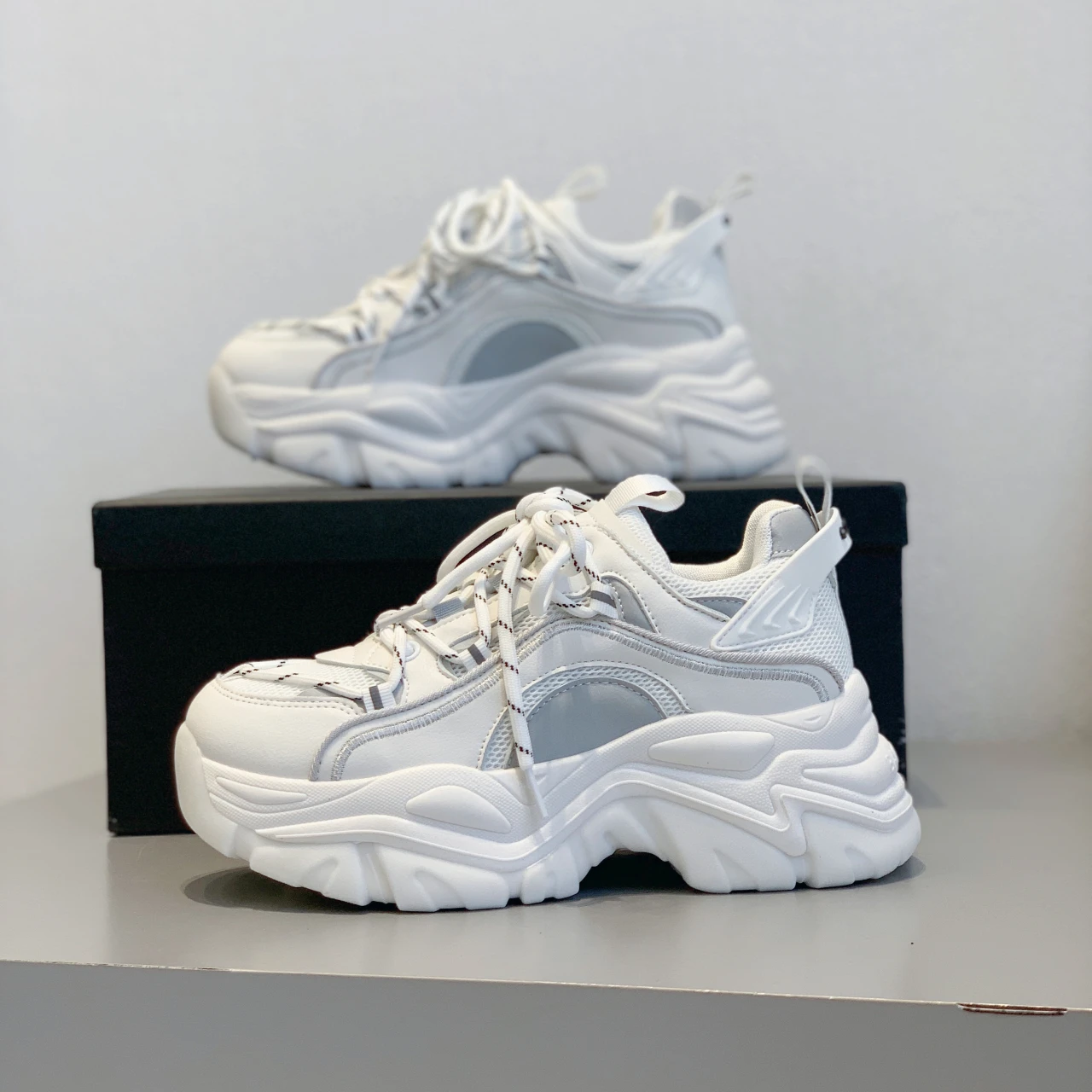 Кроссовки женские спортивные, Повседневная Уличная обувь, дышащие амортизирующие, разные цвета, размеры 35-40, 2022
Кроссовки женские спортивные, Повседневная Уличная обувь, дышащие амортизирующие, разные цвета, размеры 35-40, 2022