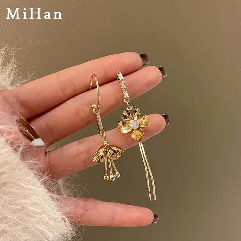 Mihan S925 needle Metal Flower Earrings Pretty Design Sweet Korean Temperament Asymmetrical Drop Earrings For Girl Lady Gifts
Mihan S925 needle Metal Flower Earrings Pretty Design Sweet Korean Temperament Asymmetrical Drop Earrings For Girl Lady Gifts