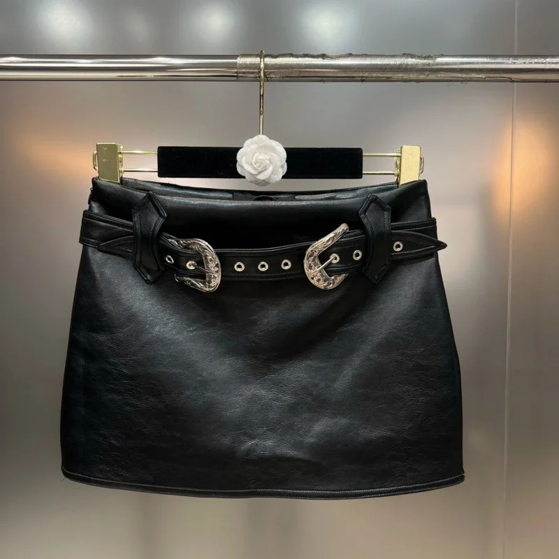 2023 Spring New Collection Metal Double Buckles Belt Black Short Pu Leather Bodycon Skirt Women GH045
2023 Spring New Collection Metal Double Buckles Belt Black Short Pu Leather Bodycon Skirt Women GH045
