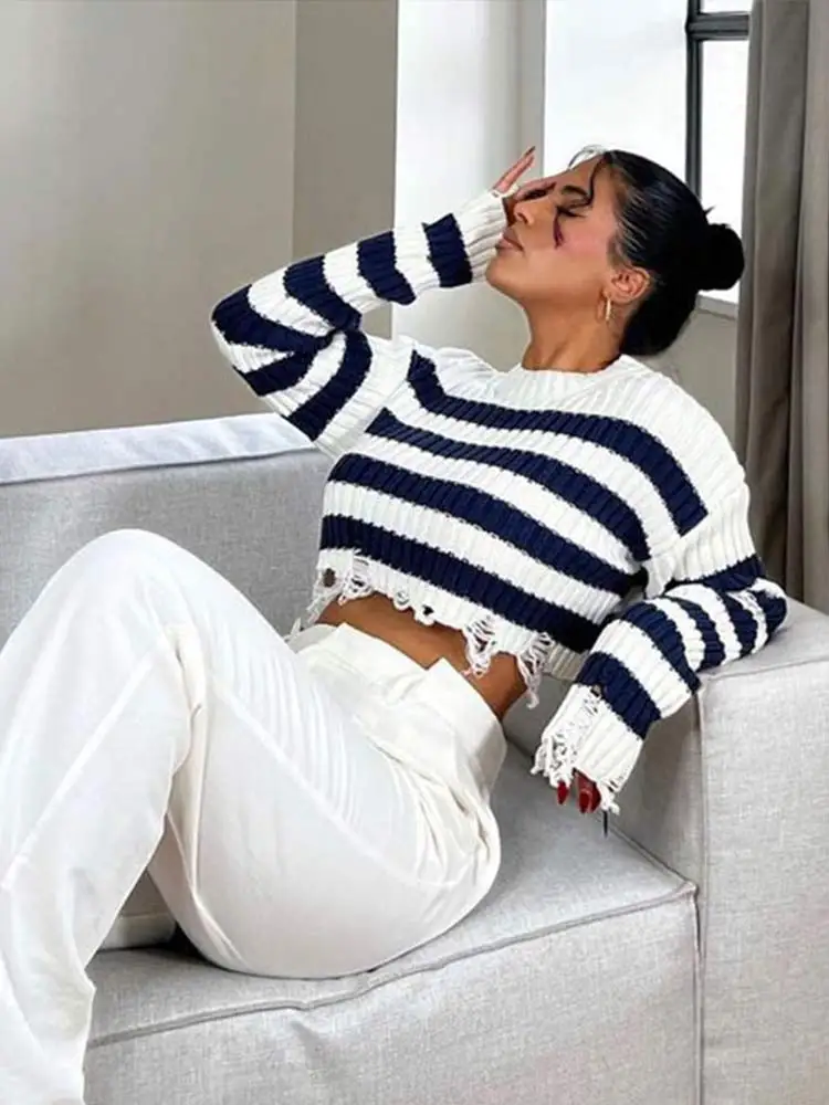 Sexy Broken Tassel Stripe Sweater Pullover Women Elegant O Neck Knittesd Tops 2023 Spring Casual Female Black White Streetwear
Sexy Broken Tassel Stripe Sweater Pullover Women Elegant O Neck Knittesd Tops 2023 Spring Casual Female Black White Streetwear