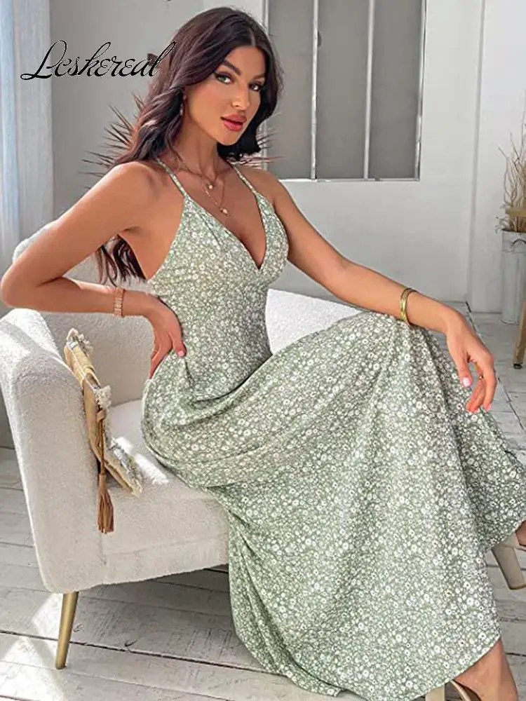 Женское длинное платье на бретелях-спагетти, с открытой спиной
Женское длинное платье на бретелях-спагетти, с открытой спиной